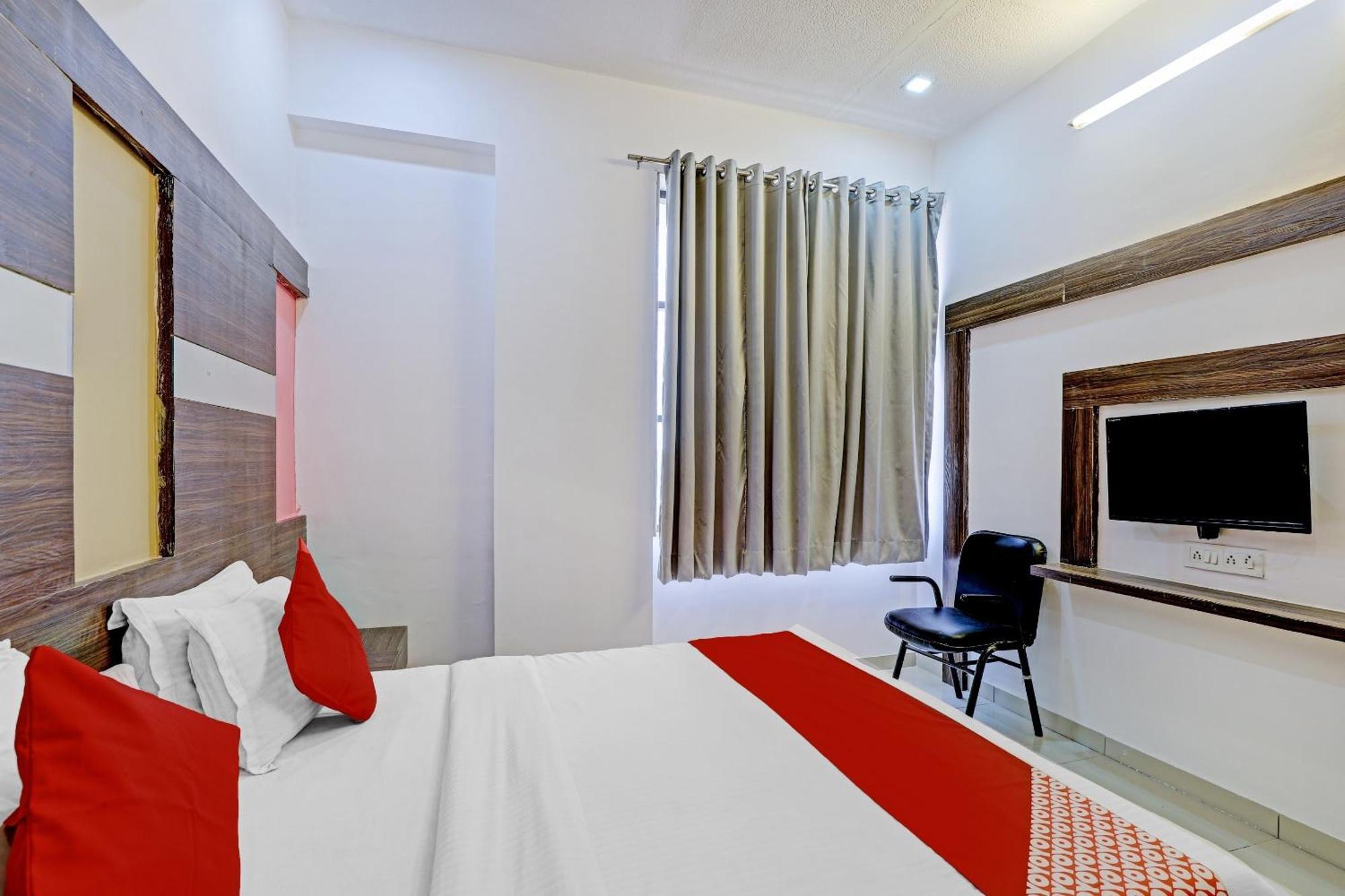 Oyo 11649 Hotel Mahima Gandhinagar Dış mekan fotoğraf