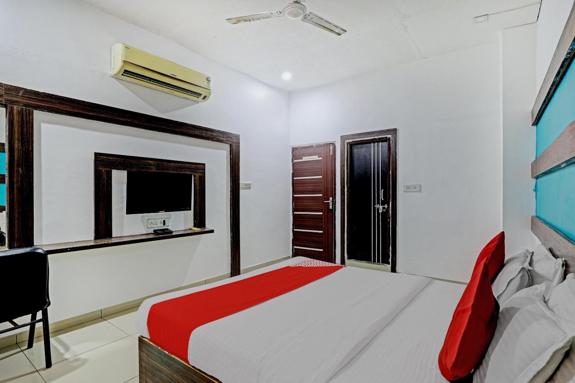 Oyo 11649 Hotel Mahima Gandhinagar Dış mekan fotoğraf